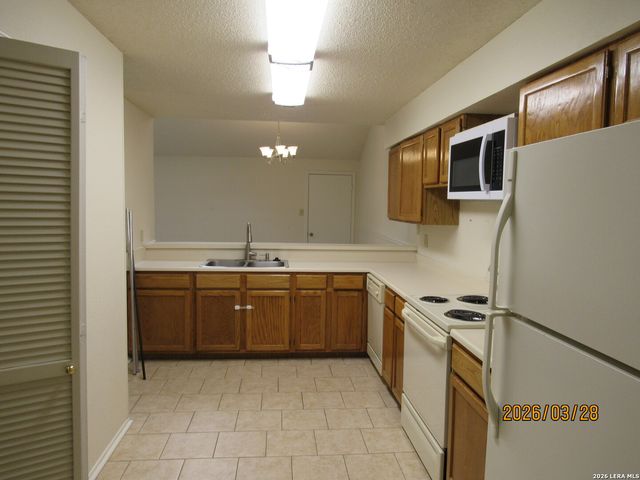 12402 Autumn Vista St Apt C, San Antonio, TX 78249