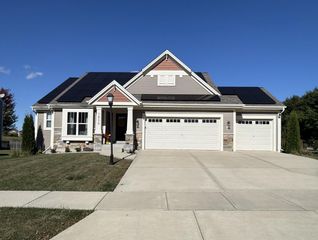 1850 Windrush DRIVE, Grafton, WI 53024