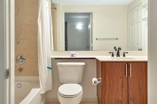 2421 NE 65th St 402, Fort Lauderdale, FL 33308