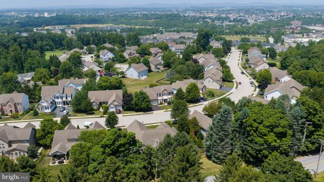 1246 LAUREL OAK LN, York, PA 17403