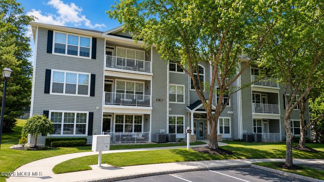 604 St Andrews Place, Manalapan, NJ 07726