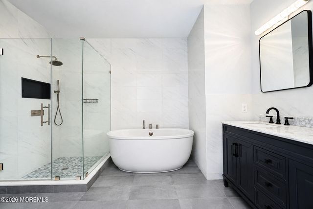 604 St Andrews Place, Manalapan, NJ 07726