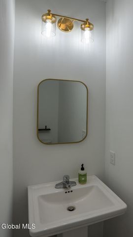 2 Giovanni Court, Troy, NY 12180