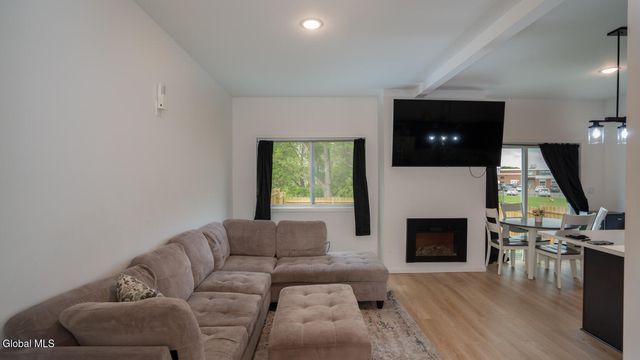 2 Giovanni Court, Troy, NY 12180