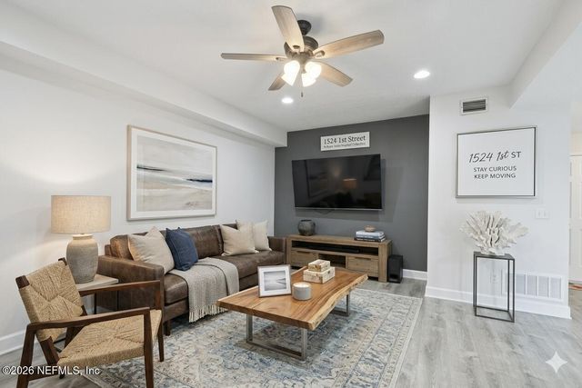 1524 1ST Street S, Jacksonville Beach, FL 32250