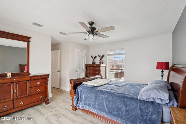 1524 1ST Street S, Jacksonville Beach, FL 32250