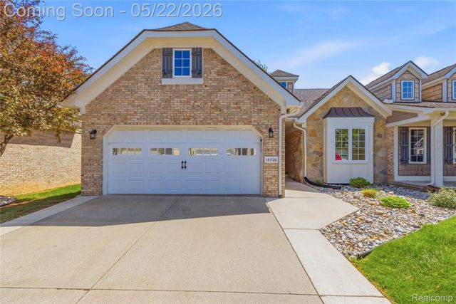15720 Hunter Grove, Livonia, MI 48154