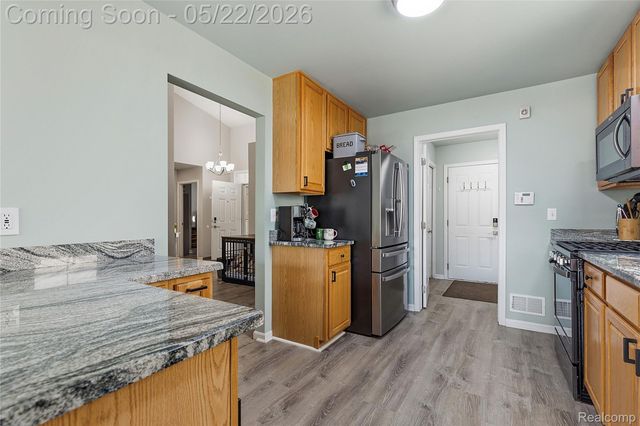 15720 Hunter Grove, Livonia, MI 48154