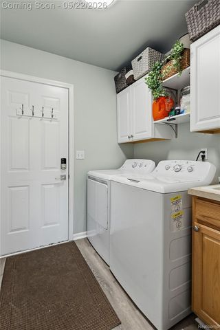 15720 Hunter Grove, Livonia, MI 48154