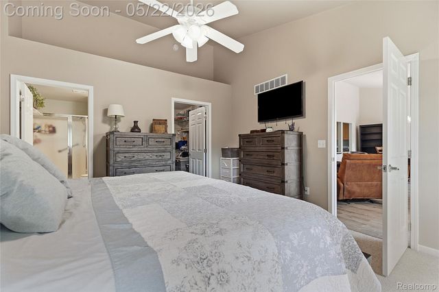 15720 Hunter Grove, Livonia, MI 48154