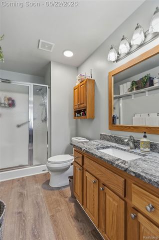 15720 Hunter Grove, Livonia, MI 48154