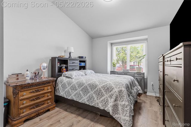 15720 Hunter Grove, Livonia, MI 48154