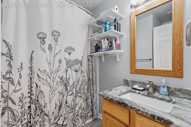 15720 Hunter Grove, Livonia, MI 48154