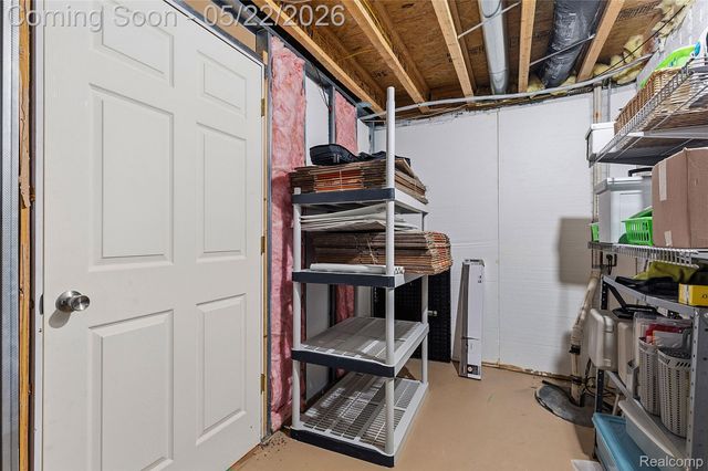 15720 Hunter Grove, Livonia, MI 48154