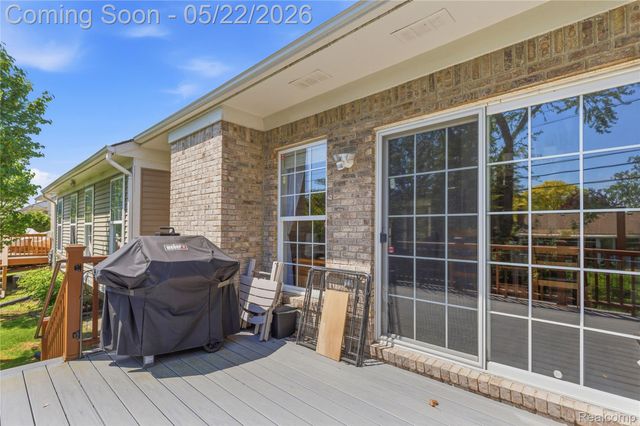 15720 Hunter Grove, Livonia, MI 48154