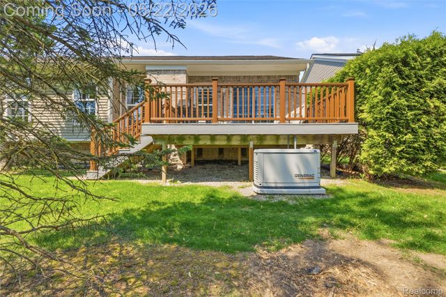 15720 Hunter Grove, Livonia, MI 48154