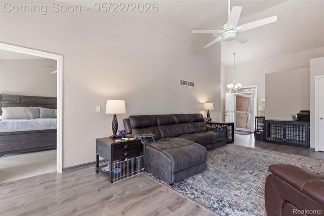 15720 Hunter Grove, Livonia, MI 48154