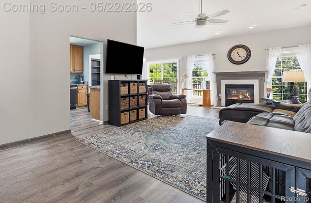 15720 Hunter Grove, Livonia, MI 48154