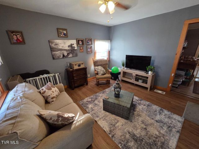 174 Double Springs Road, Fall Branch, TN 37656