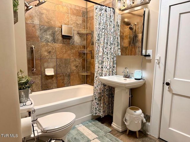 174 Double Springs Road, Fall Branch, TN 37656