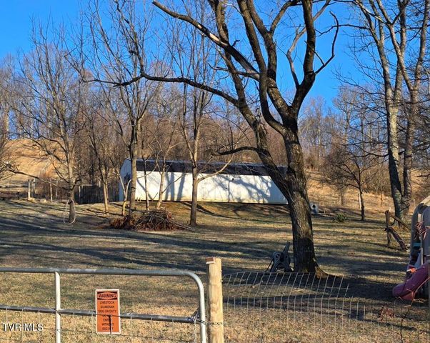 174 Double Springs Road, Fall Branch, TN 37656