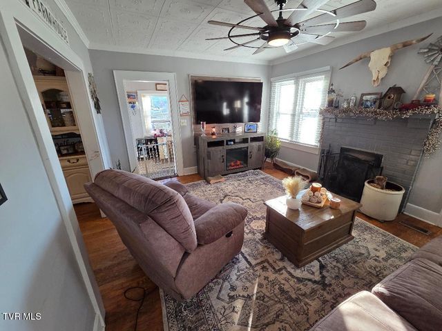 174 Double Springs Road, Fall Branch, TN 37656