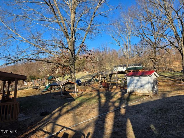 174 Double Springs Road, Fall Branch, TN 37656