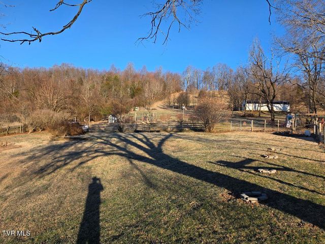 174 Double Springs Road, Fall Branch, TN 37656