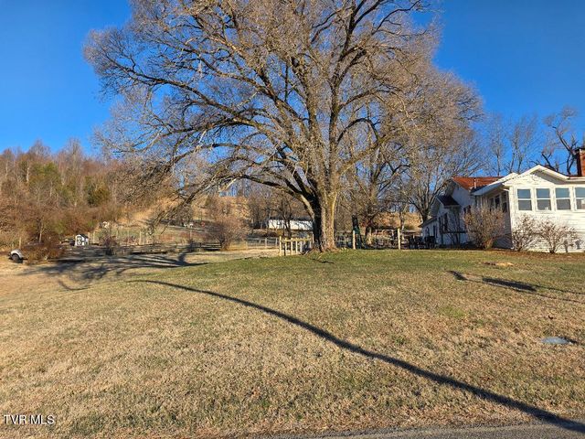 174 Double Springs Road, Fall Branch, TN 37656