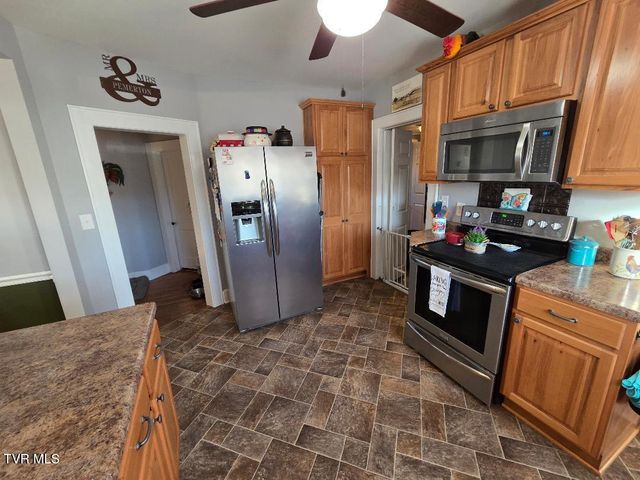 174 Double Springs Road, Fall Branch, TN 37656