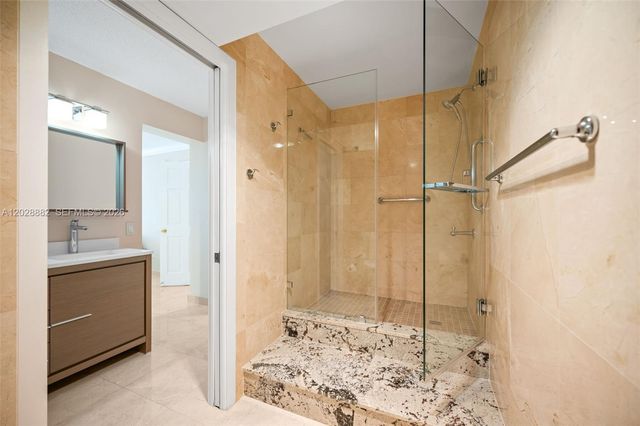 2901 S Bayshore Drive 6A, Coconut Grove, FL 33133