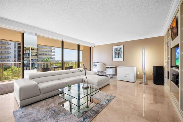 2901 S Bayshore Drive 6A, Coconut Grove, FL 33133