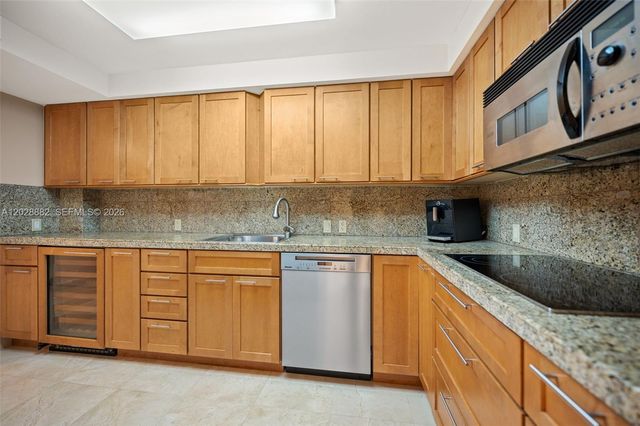 2901 S Bayshore Drive 6A, Coconut Grove, FL 33133