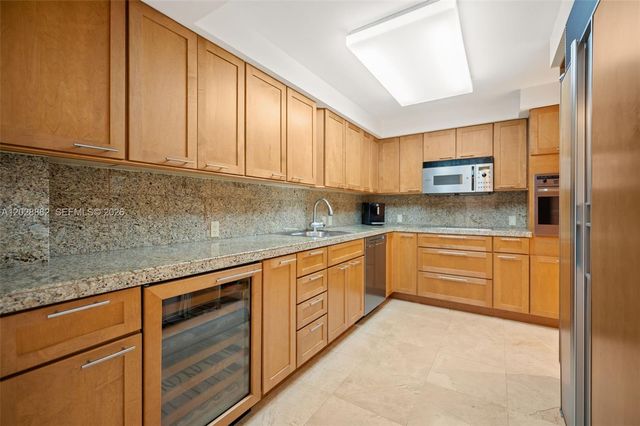 2901 S Bayshore Drive 6A, Coconut Grove, FL 33133