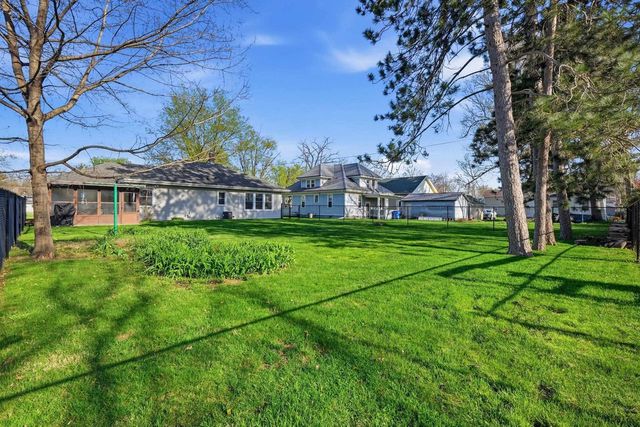 803 4th Avenue, Brodhead, WI 53520