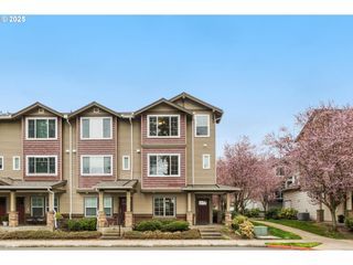 10590 Ne CEDAR FALLS Loop, Hillsboro, OR 97006