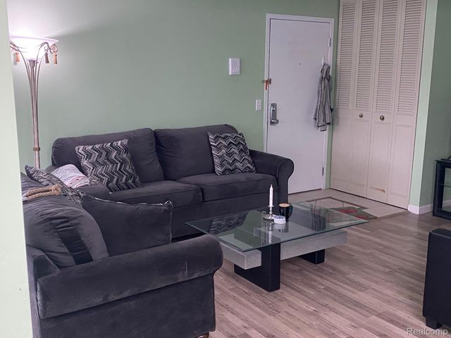 420 Baldwin Avenue, Rochester, MI 48307
