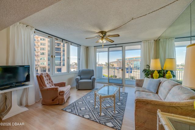 3047 S Atlantic Ave Apt 201, Daytona Beach, FL 32118