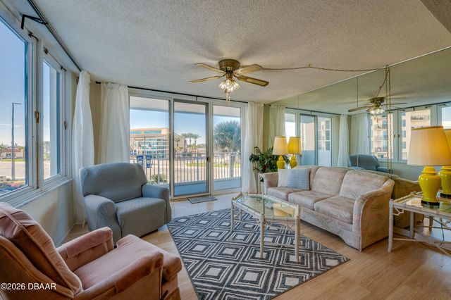 3047 S Atlantic Ave Apt 201, Daytona Beach, FL 32118