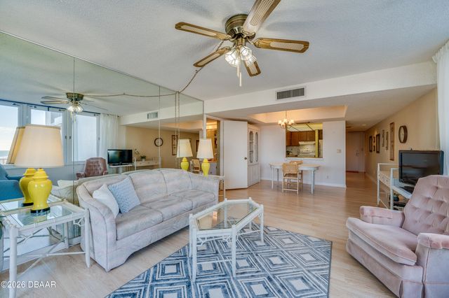 3047 S Atlantic Ave Apt 201, Daytona Beach, FL 32118