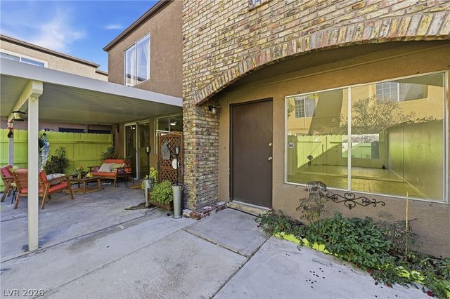 1400 Hialeah Drive B, Las Vegas, NV 89119