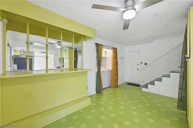 1400 Hialeah Drive B, Las Vegas, NV 89119