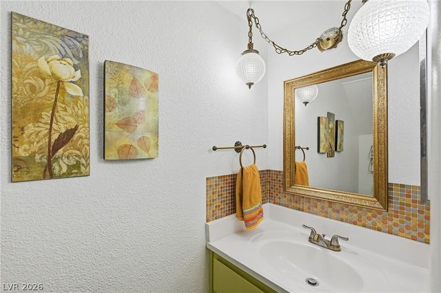 1400 Hialeah Drive B, Las Vegas, NV 89119