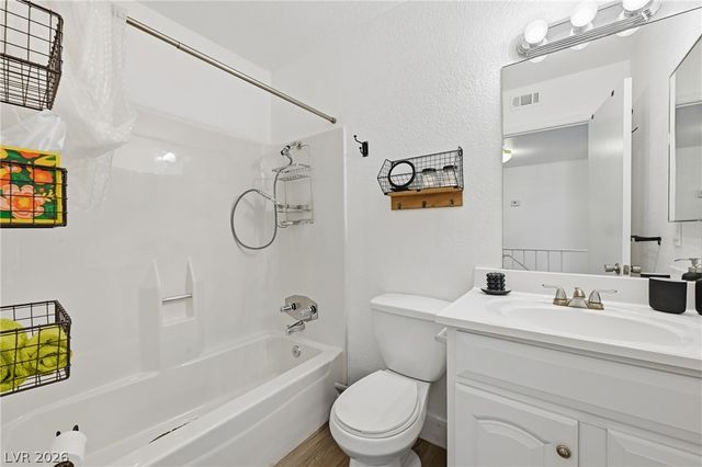 1400 Hialeah Drive B, Las Vegas, NV 89119