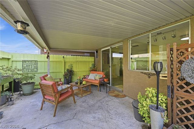 1400 Hialeah Drive B, Las Vegas, NV 89119