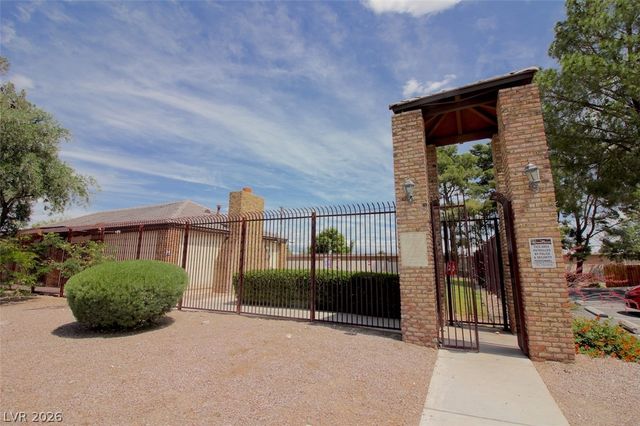 1400 Hialeah Drive B, Las Vegas, NV 89119