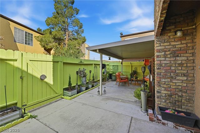 1400 Hialeah Drive B, Las Vegas, NV 89119