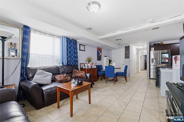 574 S 11th Street, Newark, NJ 07103