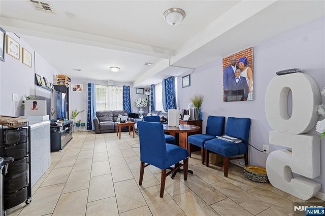 574 S 11th Street, Newark, NJ 07103