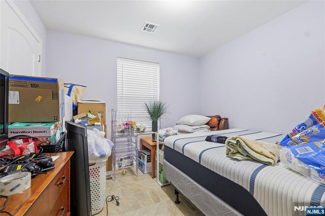 574 S 11th Street, Newark, NJ 07103